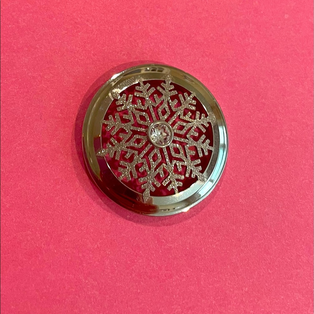 Authentic Origami Owl snowflake large locket face